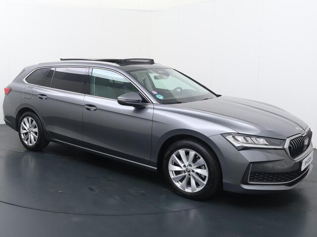 Skoda SUPERB Combi 1.5 TSI MHEV First Edition | 150 PK | Automaat | Trekhaak wegklapbaar | Panoramadak | Apple Carplay/Android Auto |