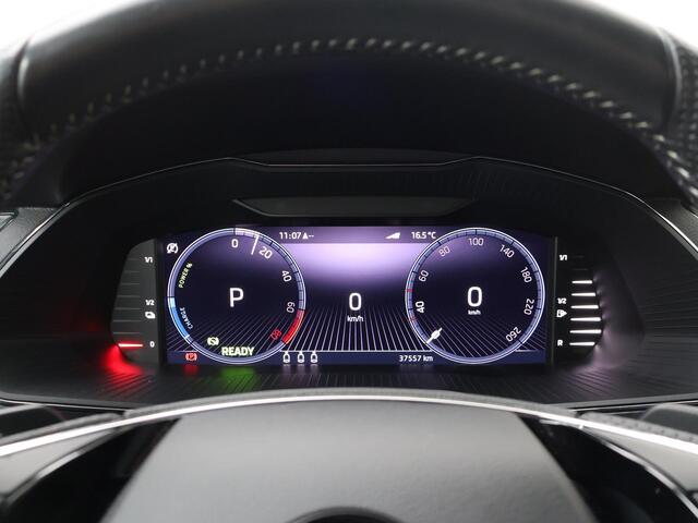 Skoda SUPERB Combi 1.4 TSI iV Sportline Business | 218 PK | SoH 91%| Stoelverwarming | Matrix LED koplampen | Virtual pedal achterklep | 19" LM velgen |