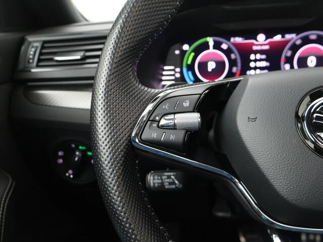 Skoda SUPERB Combi 1.4 TSI iV Sportline Business | 218 PK | SoH 97% | Panoramadak | 360 Graden camera | Adaptive cruise control | 19" LM velgen |