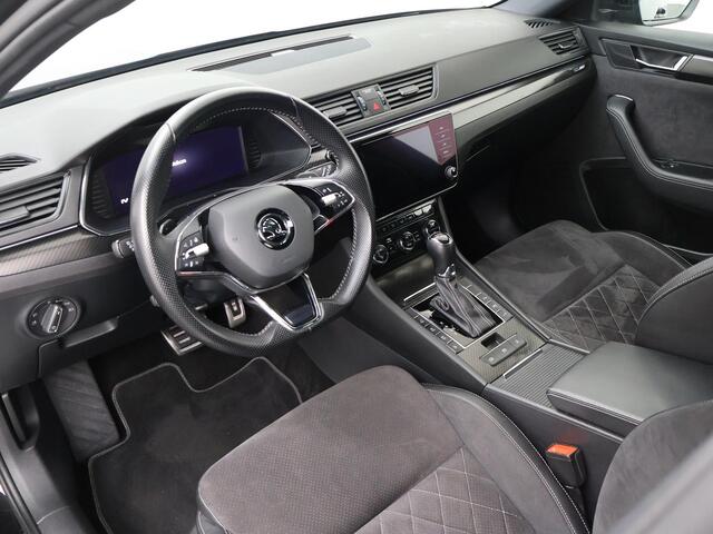 Skoda SUPERB Combi 1.4 TSI iV Sportline Business | 218 PK | SoH 100% | Matrix LED koplampen | 360 Graden camera | Adaptive cruise control | 19"LM velgen |