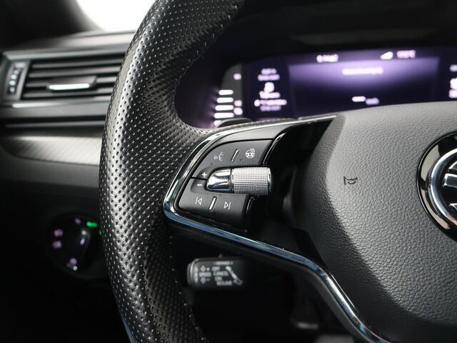 Skoda SUPERB Combi 1.4 TSI iV Sportline Business | 218 PK | SoH 100% | Matrix LED koplampen | 360 Graden camera | Adaptive cruise control | 19"LM velgen |