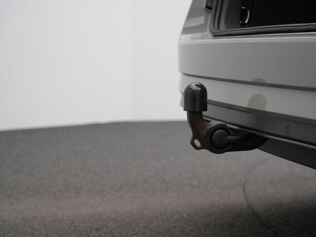 Skoda SUPERB Combi 1.4 TSI iV 218 pk DSG Sportline Business | Trekhaak | Geheugenstoelen | Navigatie Columbus | Adaptief onderstel | Matrix LED | Leder/alcantara