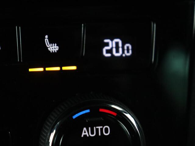 Skoda SUPERB 1.5 TSI Sportline | Panoramadak | Trekhaak | Stoelverwarming | Alcantara | Adaptive cruise | Camera | Carplay | Matrix LED | Climate control | Parkeerhulp | Sportstoelen