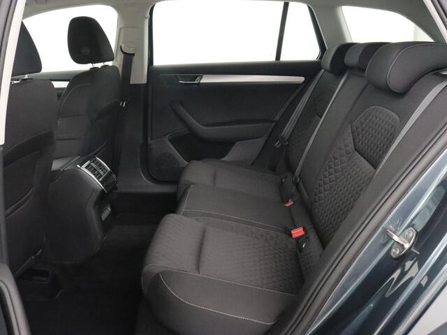 Skoda SUPERB 1.4 TSI iV Business Edition | Trekhaak | Stoel & stuurverwarming | Camera | Carplay | Memory | Navigatie | Full LED | Climate control | Parkeerhulp