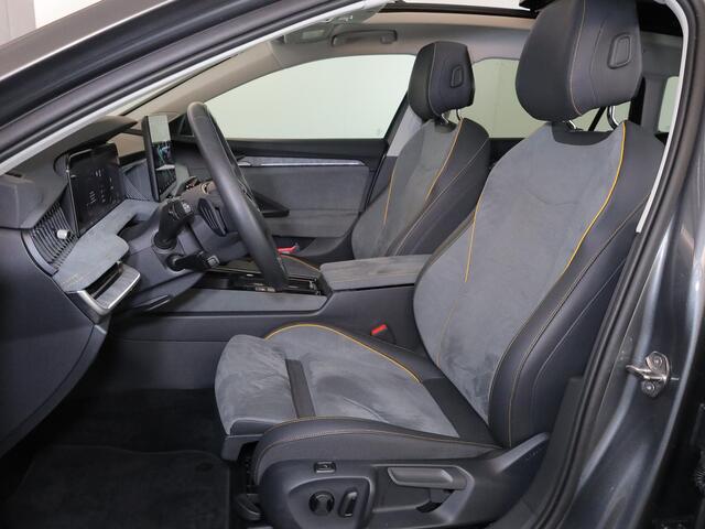 Skoda SUPERB combi 1.5 TSI MHEV First Edition 150 pk Automaat (DSG) | Verlengde garantie | Navigatie | Panoramadak | Parkeersensoren | Achteruitrijcamera | Matrix LED koplampen | Stoelverwarming |