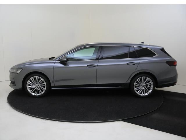 Skoda SUPERB Combi 1.5 TSI MHEV First Edition | 360 camera | Parkeerassistent | Stoelverwarming voor en achter | Keyless | Navigatie | LED matrix verlichting | 3-zone airco | Massagefunctie voorstoelen |