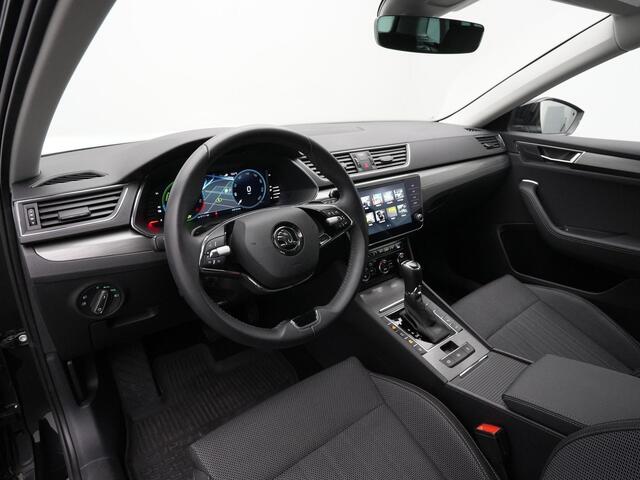 Skoda SUPERB Combi 1.4 TSI iV 218 pk DSG Business Edition Plus | Trekhaak | Geheugenstoel | Matrix LED | Stoel-/achterbankverwarming | Achteruitrijcamera