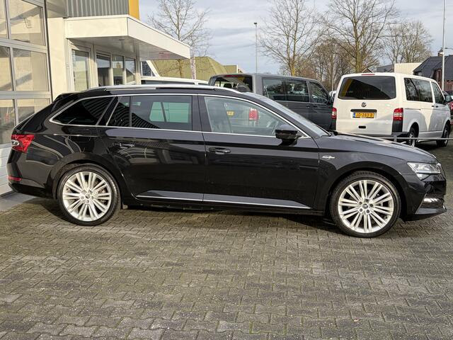 Skoda SUPERB Combi 1.4 TSI iV Laurin & Klement Panoramadak ACC Lederen bekleding Stoelverwarming + koeling AppleCarplay