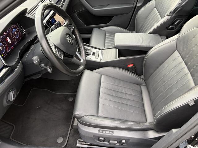 Skoda SUPERB Combi 1.4 TSI iV Laurin & Klement Panoramadak ACC Lederen bekleding Stoelverwarming + koeling AppleCarplay