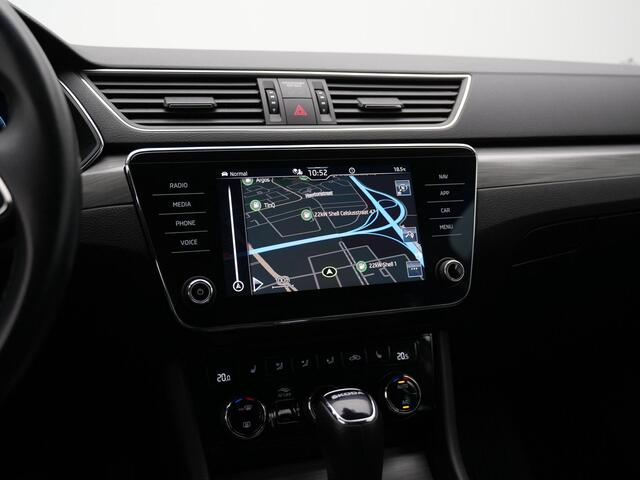 Skoda SUPERB Combi 1.4 TSI iV 218 pk DSG Business Edition | Trekhaak | Geheugenstoel | Matrix LED | Stoel-/achterbankverwarming | Achteruitrijcamera