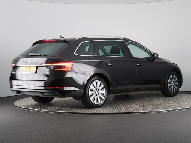 Skoda SUPERB Combi 1.4 TSI iV Business Edition Plus (Camera / Elek. Trekhaak / ACC / Stoelverw. V+A)
