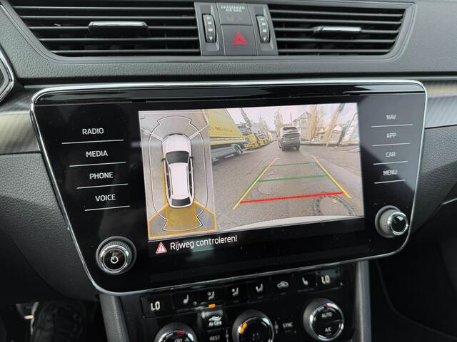 Skoda SUPERB Combi 1.5 TSI 150PK ACT Sportline Business Pano Matrix ACC BSM DCC Elektr. Zetels Stuur/Stoel/Achterbank verw. Tr.haak VOL!!