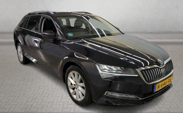 Skoda SUPERB Combi 2.0 TDI Automaat Bus. Ed. Plus / Panoramadak / Navigatie / Airco-ecc./ Pdc+Camera / Comfort-Function Pack /