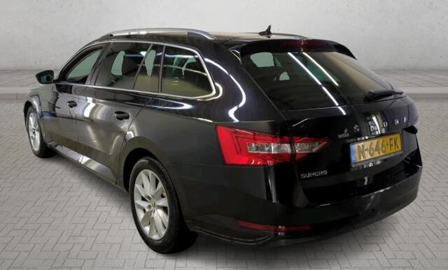 Skoda SUPERB Combi 2.0 TDI Automaat Bus. Ed. Plus / Panoramadak / Navigatie / Airco-ecc./ Pdc+Camera / Comfort-Function Pack /