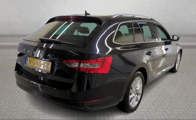 Skoda SUPERB Combi 2.0 TDI Automaat Bus. Ed. Plus / Panoramadak / Navigatie / Airco-ecc./ Pdc+Camera / Comfort-Function Pack /