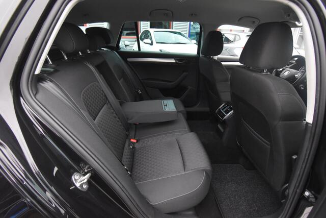 Skoda SUPERB Combi 1.5 TSI ACT Business Edition , CLIMATR , NAVI , LED KOPL , CR CONTR , PDC V+A ,