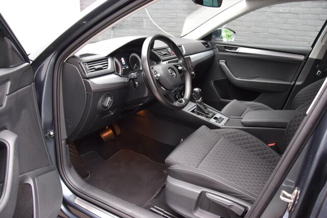 Skoda SUPERB Combi 1.5 TSI 150PK ACT Business Edition DSG Automaat | BOVAG Garantie | Org. NL | Trekhaak | Apple Carplay/Android Auto | Full LED | PDC Achter | Cruise&Climate Control |