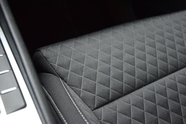 Skoda SUPERB Combi 1.5 TSI 150PK ACT Business Edition DSG Automaat | BOVAG Garantie | Org. NL | Trekhaak | Apple Carplay/Android Auto | Full LED | PDC Achter | Cruise&Climate Control |