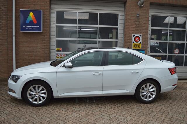 Skoda SUPERB ACT/PANORAMADAK/NAVI/XENON/P 1.5 TSI ACT Amb. Bns