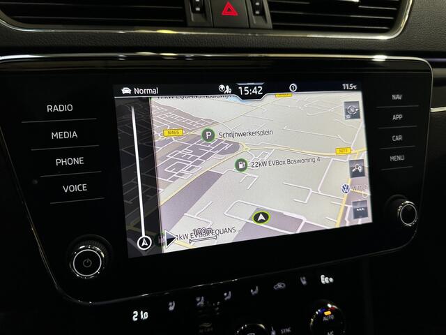 Skoda SUPERB Combi 1.4 TSI iV Laurin & Klement / AUTOMAAT/ PANO/ STUUR+STOEL VERWARM./ PARK.SENSOR.V+A/ CAMERA/ ELEK.KLEP/ MEMORY SEAT/ DCC/ ACC/ SMARTLINK/ KEYLESS/ RIJ-MODI/ LEDER/ NAVI/ DAB/ CLIMA/ LED/ ISOFIX