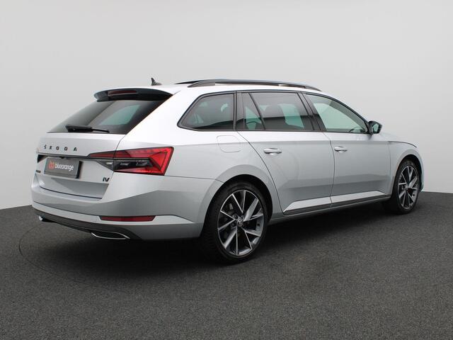 Skoda SUPERB Combi 1.4 TSI iV Sportline Business 218PK DSG SOH 97%, Trekhaak, Pano-Schuifdak, Elektrische Memorystoel, Stoelverwarming, Achteruitrijcamera, Virtual Pedal, Keyless, 19" LM Velgen, Adaptieve Cruise Control