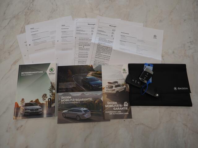 Skoda SUPERB Combi 1.4 TSI iV Laurin & Klement | Massage | Canton | Trekhaak | Camera | Memory | Keyless | Adaptive Cruise