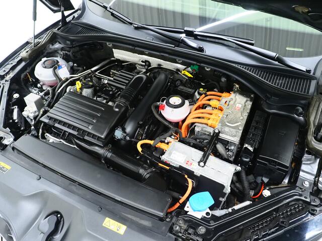 Skoda SUPERB Combi 1.4 TSI iV Sportline 218PK | Sportstoelen | Trekhaak | Camera | Memory | Sfeer | Keyless | Adaptive Cruise