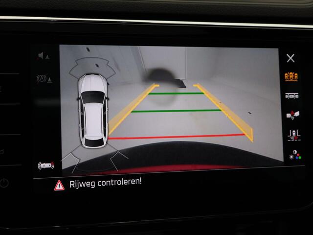 Skoda SUPERB Combi 1.5 TSi 150 Pk Automaat Sportline Business | Panoramadak | Trekhaak | Virtual Cockpit | Adaptive Cruise | Camera | LED | 19 Inch | 53.466 Km!