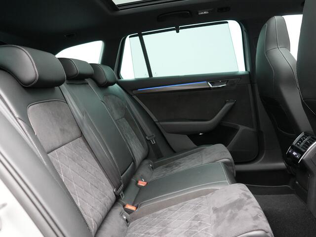 Skoda SUPERB Combi 1.4 TSI iV Sportline Plug In Hybrid 218pk Dealer O.H PHEV | Panodak | Crystal LED | Adaptive Cruise | Alcantara Sportstoelen Memory & Verwarmd | Camera | Apple Carplay | Sfeerverlichting | Navigatie | Virtual | DAB | 19" L.M |