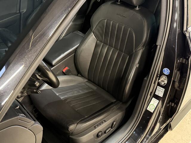 Skoda SUPERB Combi 2.0 TDI 190PK 4x4 Laurin & Klement Business | Panoramadak | Leder | Trekhaak | Canton | Adaptive cruise