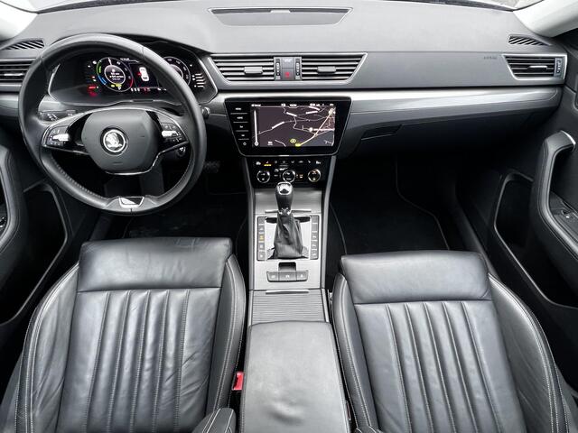 Skoda SUPERB Combi 1.4 TSI iV Business Edition Plus / EAER 61 km / 1.600 kg elektrische trekhaak / Virtual Cockpit / Leder / Navigatie / Parkeerassistent / Stoel- en achterbankverwarming / Adaptieve CC / Apple Carplay Android / 17" LM wielen /