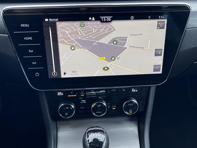 Skoda SUPERB Combi 1.4 TSI iV Business Edition Plus / EAER 61 km / 1.600 kg elektrische trekhaak / Virtual Cockpit / Leder / Navigatie / Parkeerassistent / Stoel- en achterbankverwarming / Adaptieve CC / Apple Carplay Android / 17" LM wielen /