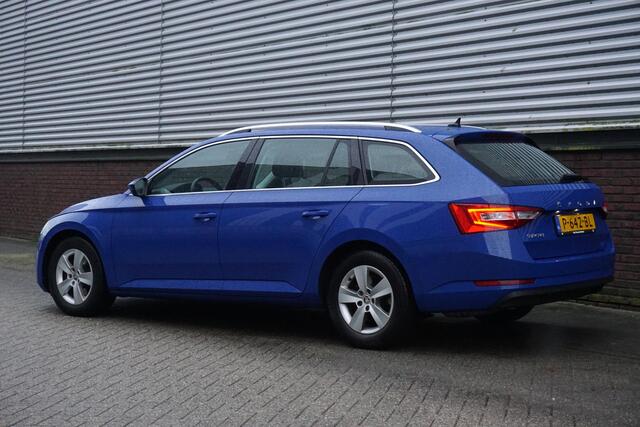 Skoda SUPERB Combi 1.5 TSI 150PK ACT Business Edition/Winterpakket/ Trekhaak 1600KG!!