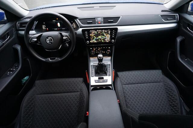 Skoda SUPERB Combi 1.5 TSI 150PK ACT Business Edition/Winterpakket/ Trekhaak 1600KG!!