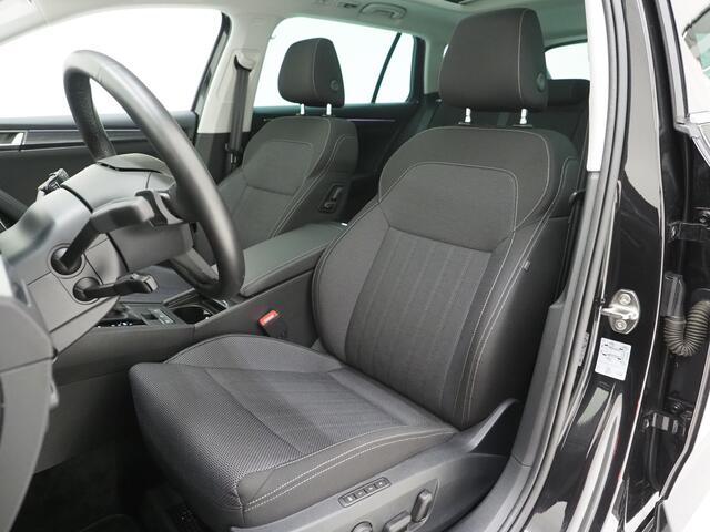 Skoda SUPERB Combi 1.4 TSI iV Style | Panoramadak | Trekhaak | Canton | 360 | Keyless | Adaptive Cruise | Carplay