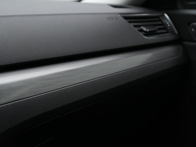 Skoda SUPERB Combi 1.4 TSI iV 218 pk DSG Business Edition | Geheugenstoel | Matrix LED | Stuur-/achterbankverwarming | Achteruitrijcamera