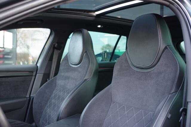 Skoda SUPERB Combi 1.4 TSI iV 218 PK Sportline BNS PHEV, Trekhaak, Panoramadak, 4 x Stoelverwarming, 360 Camera