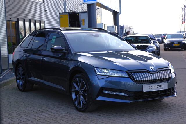 Skoda SUPERB Combi 1.4 TSI iV 218 PK Sportline BNS PHEV, Trekhaak, Panoramadak, 4 x Stoelverwarming, 360 Camera