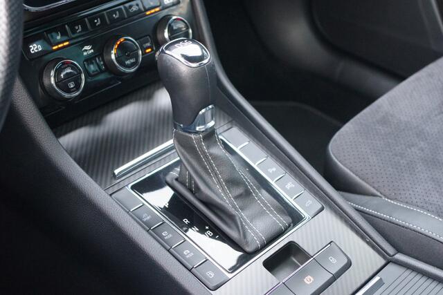 Skoda SUPERB Combi 1.4 TSI iV 218 PK Sportline BNS PHEV, Trekhaak, Panoramadak, 4 x Stoelverwarming, 360 Camera