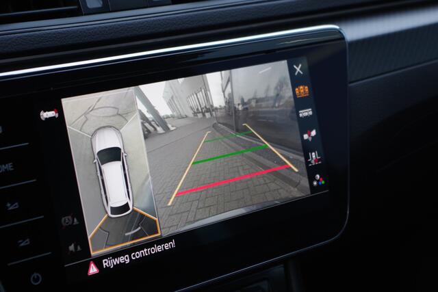 Skoda SUPERB Combi 1.4 TSI iV 218 PK Sportline BNS PHEV, Trekhaak, Panoramadak, 4 x Stoelverwarming, 360 Camera