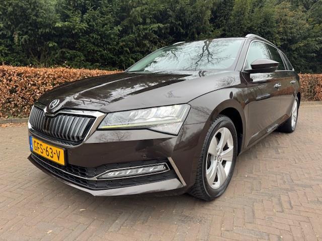 Skoda SUPERB COMBI 1.4TSI Iv Business Edition Plus/VIRTDASH/NAVIGATIE/MATRIX LED