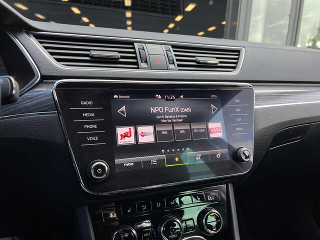 Skoda SUPERB Combi 1.4 TSI iV Business Edition Plus 218PK | Camera | Apple Carplay | Adaptieve Cruise Control | Stuur-en stoelverwarming | SOH 95.4% |