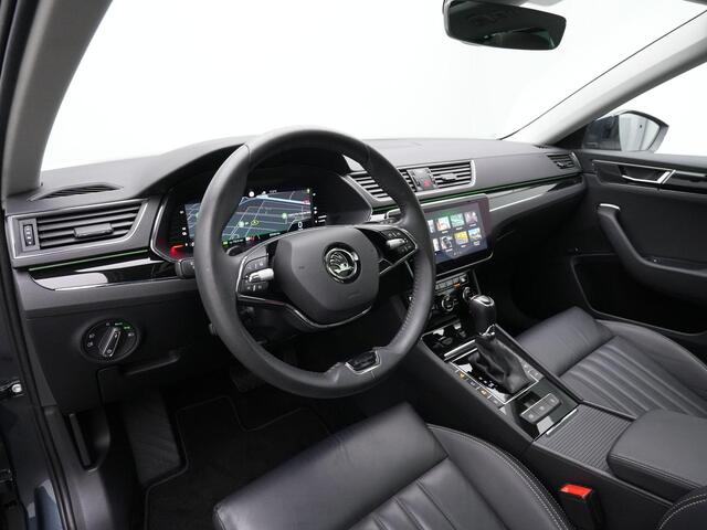 Skoda SUPERB Combi 1.4 TSI iV 218 pk DSG Laurin & Klement | Panoramadak | Trekhaak | Navigatie Columbus | Geheugenstoelen | Leder | Adaptief onderstel | Matrix LED | Canton