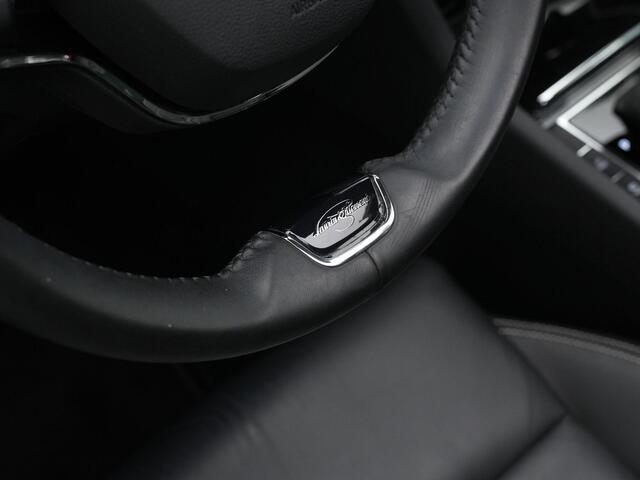 Skoda SUPERB Combi 1.4 TSI iV 218 pk DSG Laurin & Klement | Panoramadak | Trekhaak | Navigatie Columbus | Geheugenstoelen | Leder | Adaptief onderstel | Matrix LED | Canton