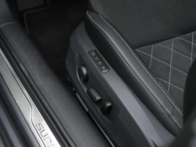 Skoda SUPERB 1.4 TSI iV 218 pk DSG Sportline | Panoramadak | Trekhaak | Navigatie Columbus | Adaptief onderstel | Geheugenstoel | 360 camera | Leder/alcantara