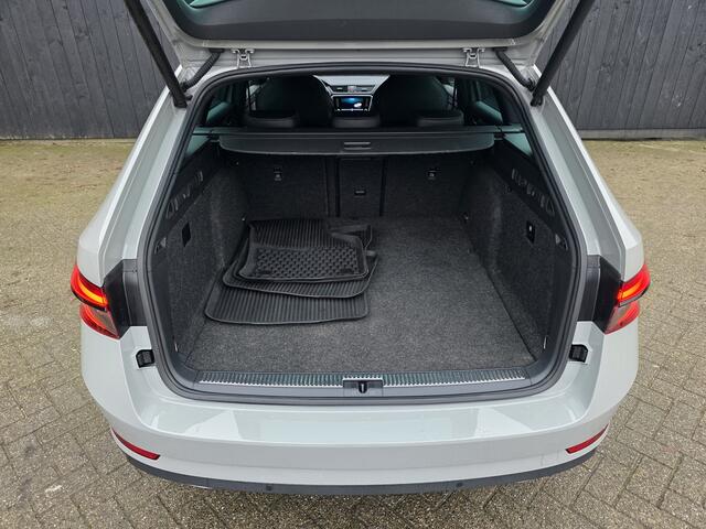 Skoda SUPERB Combi 1.4 TSI iV Sportline Business