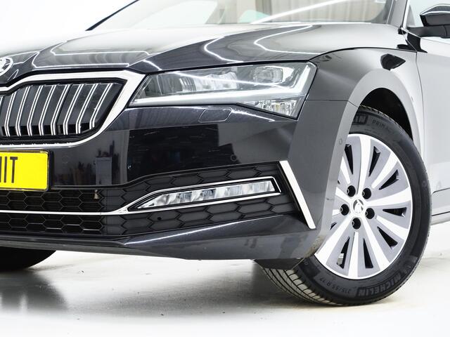 Skoda SUPERB Combi 1.4 TSI iV 218PK Style | Panoramadak | Adaptive Cruise | Camera | Memory | Virtual | DAB | Carplay