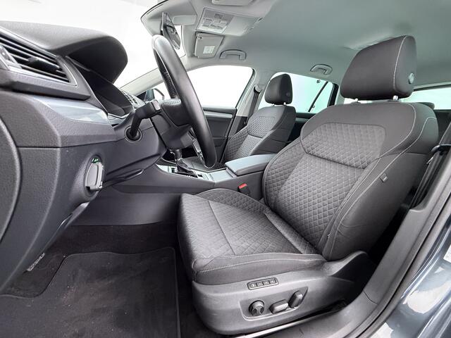 Skoda SUPERB Combi 1.5TSI DSG Automaat Trekhaak Elek.Stoel+Memory+Verwarmd Navi Ecc Apple Carplay Android Auto Pdc ACT Business Edition Cruise Control DAB Led Lmv Regen-/lichtsensor Privacy Glas Keyless Verwarmde Voorruit Comfort Pack Origineel Nederlandse Auto