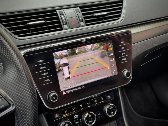 Skoda SUPERB Combi 1.4 TSI iV AUT6 SPORTLINE BLACK-EDITION PANODAK LEDER NAVI CAMERA DIGI-DASH APPLE-CARPLAY LED LMV PDC