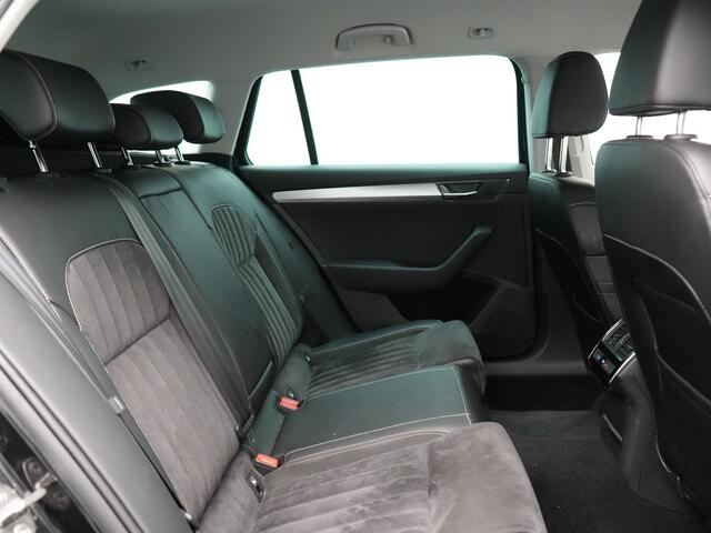 Skoda SUPERB Combi 1.4 TSI iV Business Edition Plus Plug In Hybrid 218pk Dealer O.H. PHEV | Trekhaak Af Fabriek | Adaptive Cruise | Camera | Canton Audio | Crystal LED | Alcantara Sportstoelen Memory & Verwarmd | Apple Carplay | Stuur Verwarmd | Keyless | Virtual | Bl